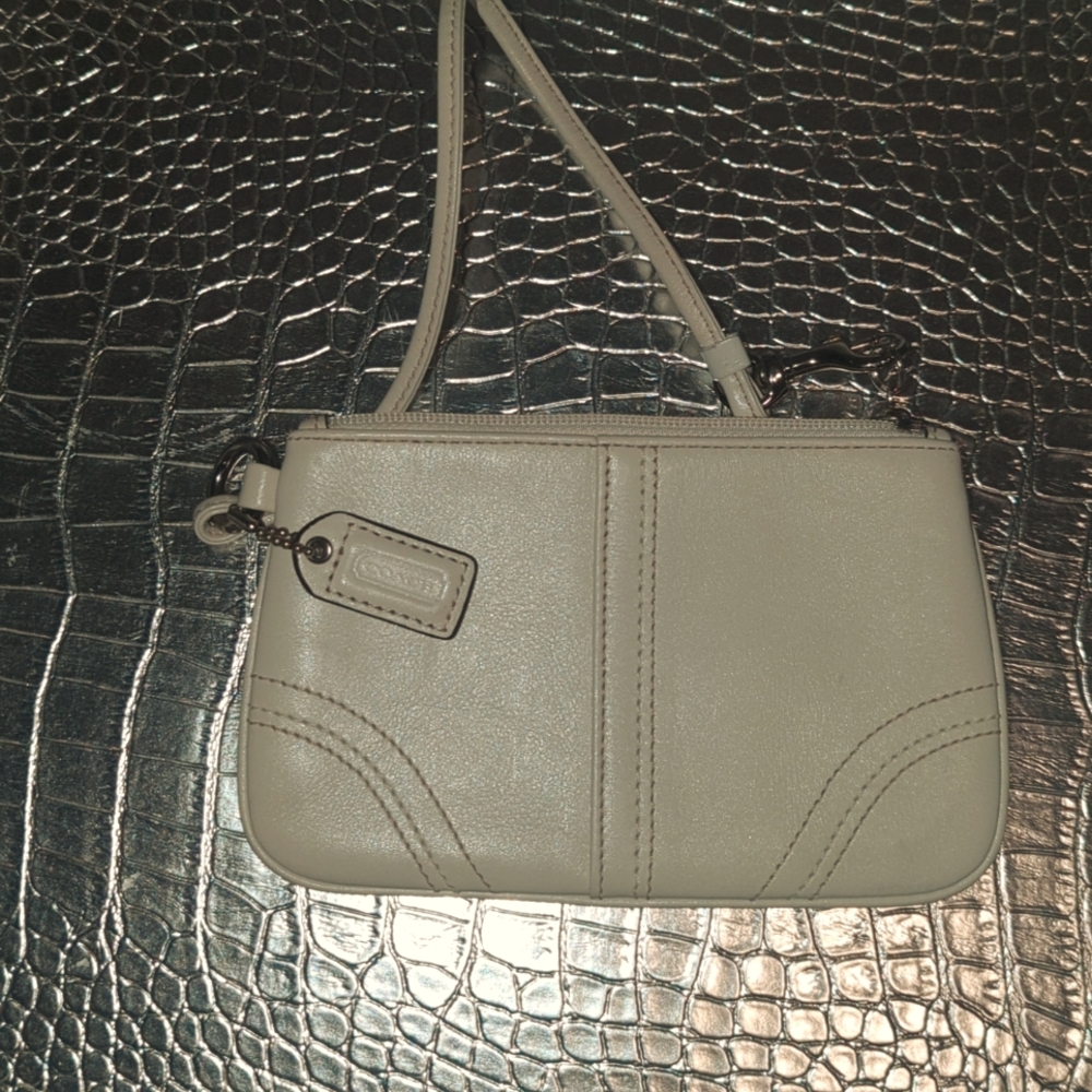 Coach Vintage leather Wristlet - Picture 1 of 8